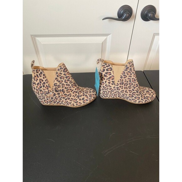 Toms Kelsey wedge heel leopard print boots - Picture 6 of 10